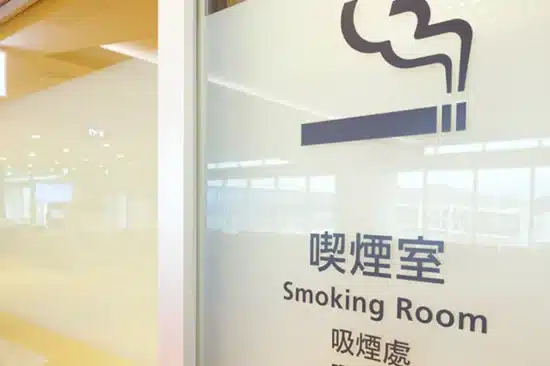 九段会館テラス地下1階喫煙所