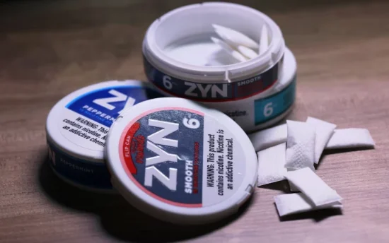 ZYNニコチンパウチ紹介：製品の外観図