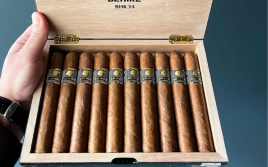購入前必見】コイーバ（Cohiba）とは？高級葉巻ブランドの魅力や値段
