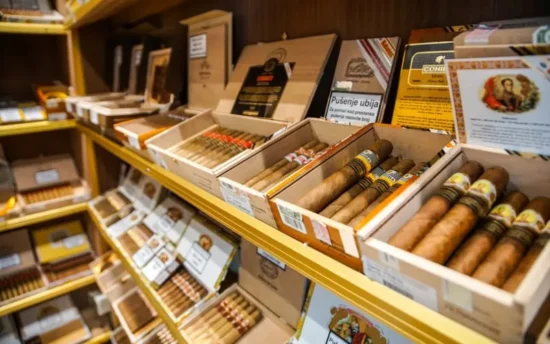 【初心者必見】葉巻はどこで買える?購入場所7選+失敗しない選び方 | VapePenZone Japan 【初心者必見】葉巻はどこで買える?購入場所7選+失敗しない選び方 | VapePenZone Japan