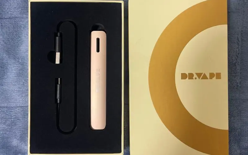 【2026年最新】携帯シーシャ おすすめ20選!使い捨て型とPOD型両方をご紹介! | VapePenZone Japan DR Vape Model 2