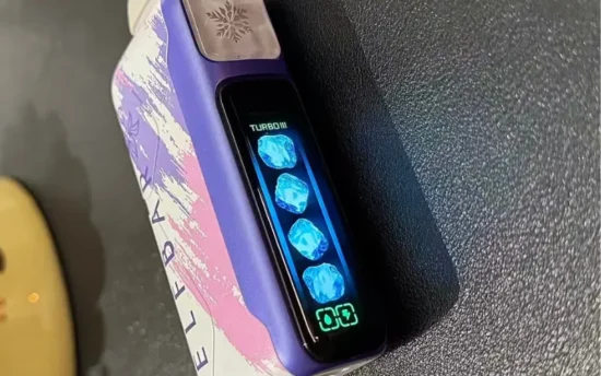 【購入前必見】ELFBAR Ice King VS Ice King Pro|違い・選び方・買うならどっち? | VapePenZone Japan 【購入前必見】ELFBAR Ice King VS Ice King Pro|違い・選び方・買うならどっち? | VapePenZone Japan