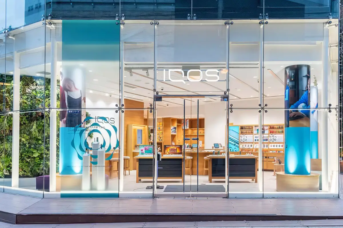 IQOS ストア 梅田 IQOS local store post japan