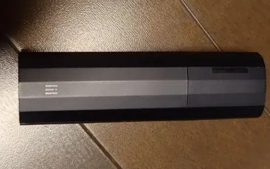 新型リルハイブリッド 評判|5つのメリット・フレーバー・口コミを解説! | VapePenZone Japan lil HYBRID 3.0 は表面が角張っているため、手に持ったときに滑りにくくなっています。