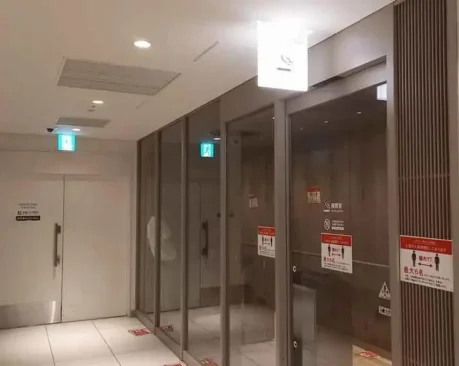 東京駅 KITTE丸の内5階喫煙所