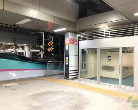 東京駅 新幹線ホーム 喫煙所：20・21番ホーム1号車付近